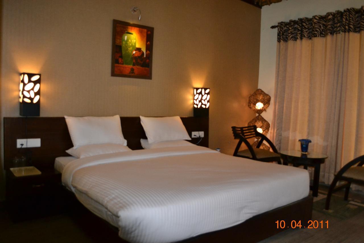 Corbett Wild Iris Spa And Resort Рамнаґар Екстер'єр фото