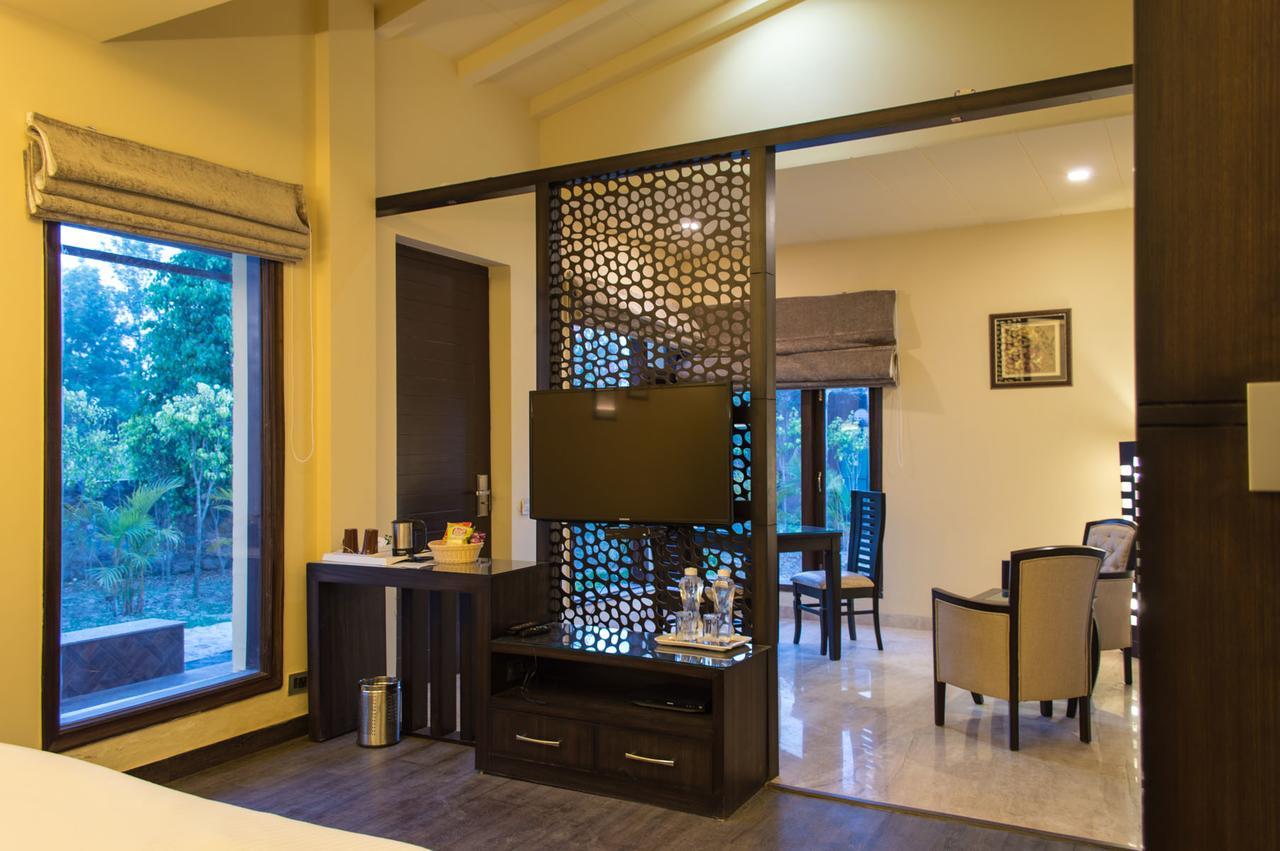 Corbett Wild Iris Spa And Resort Рамнаґар Екстер'єр фото