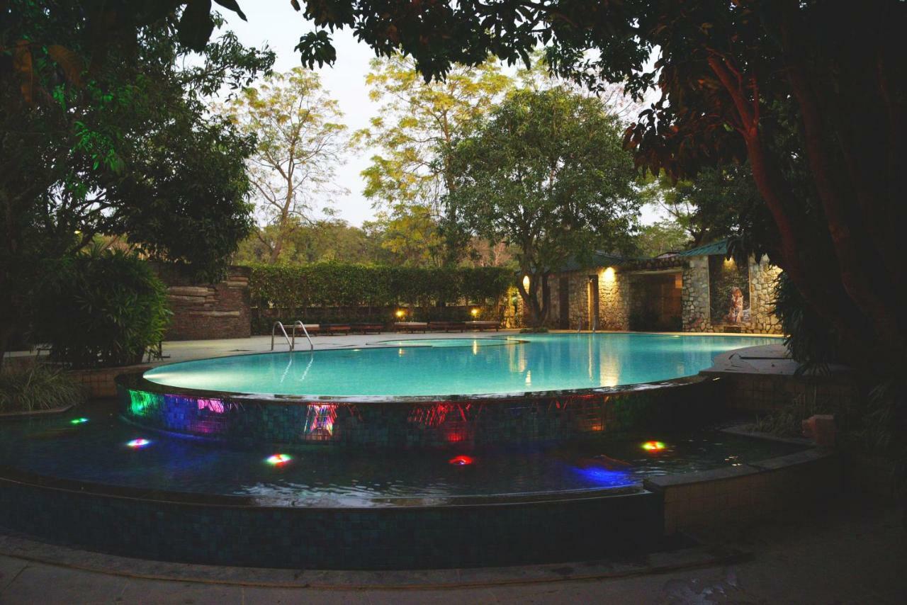Corbett Wild Iris Spa And Resort Рамнаґар Екстер'єр фото